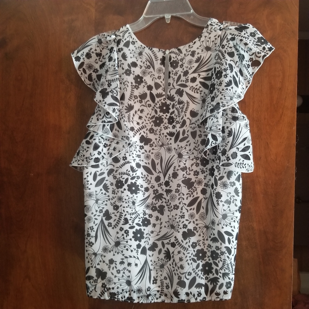 Nanette Lepore Bella Donna Sleevele Top NWT Size M